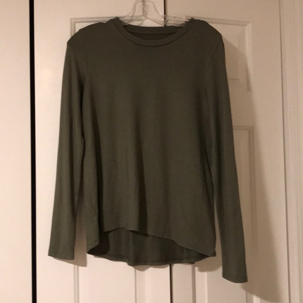 American Eagle soft & plush top